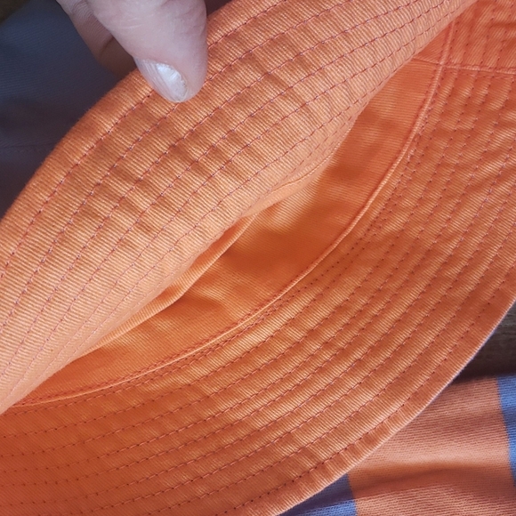 Specialty Baby onsie with hat, 18 month, NWT - Picture 4 of 8